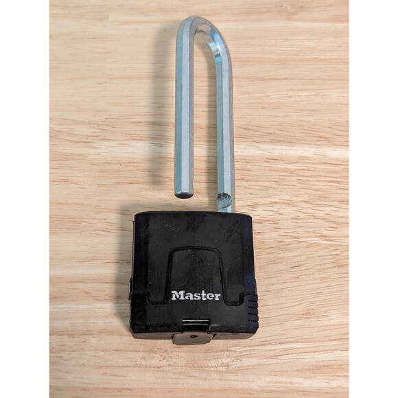 Master Lock Level 8 Max Security 2 1/2" Keyed Outdoor Padlock Covered & 2 Keys - Picture 3 of 3